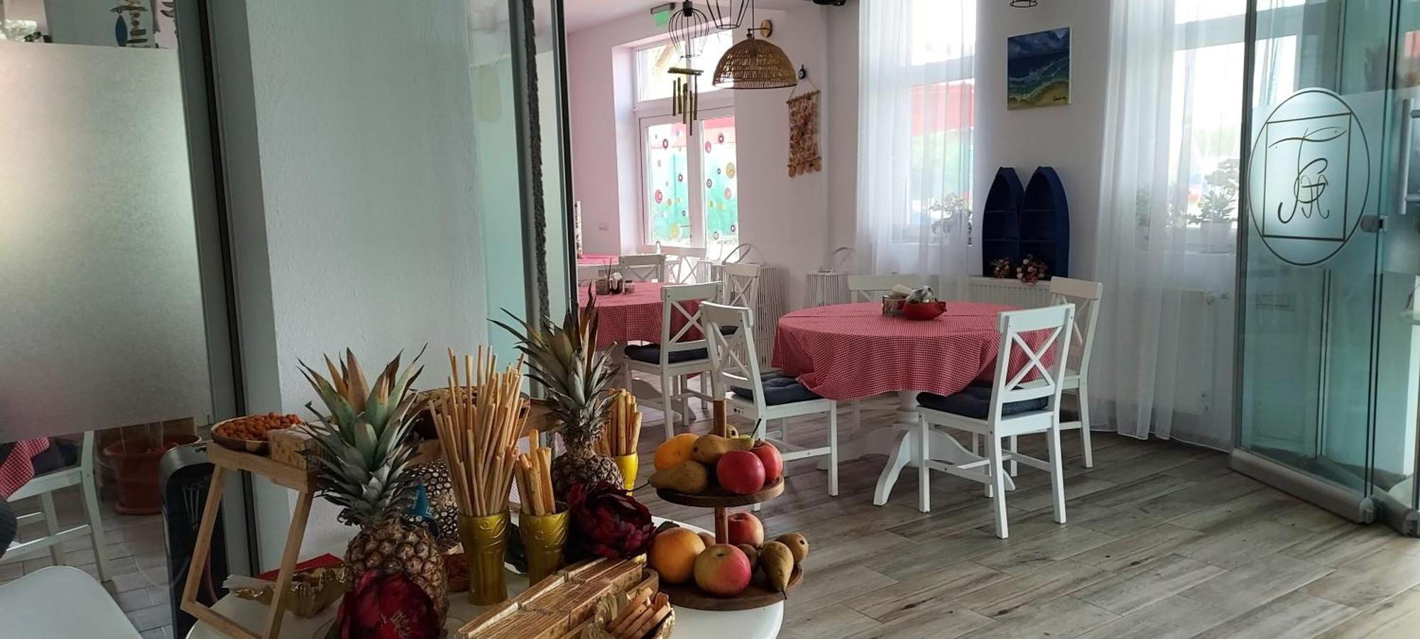 Tina Guest House Basarabi Ngoại thất bức ảnh