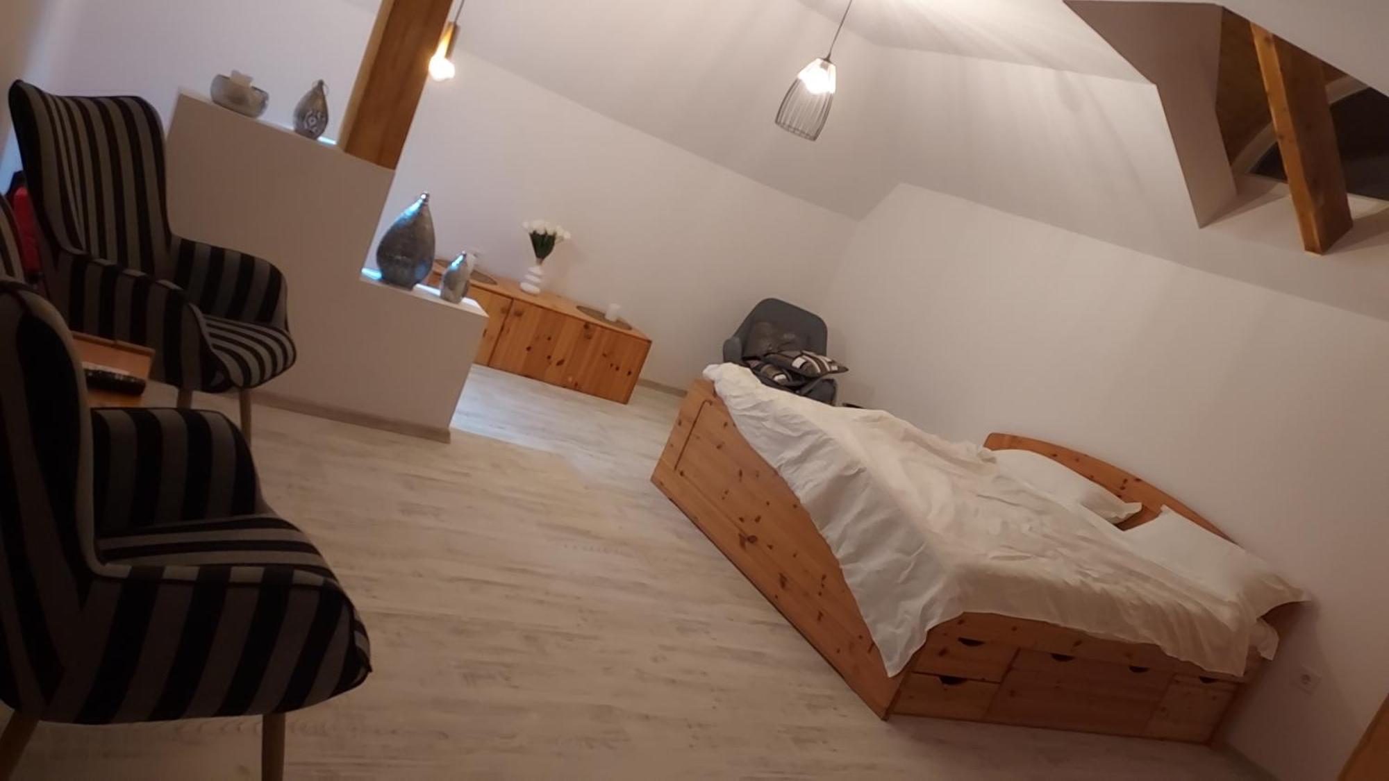 Tina Guest House Basarabi Ngoại thất bức ảnh