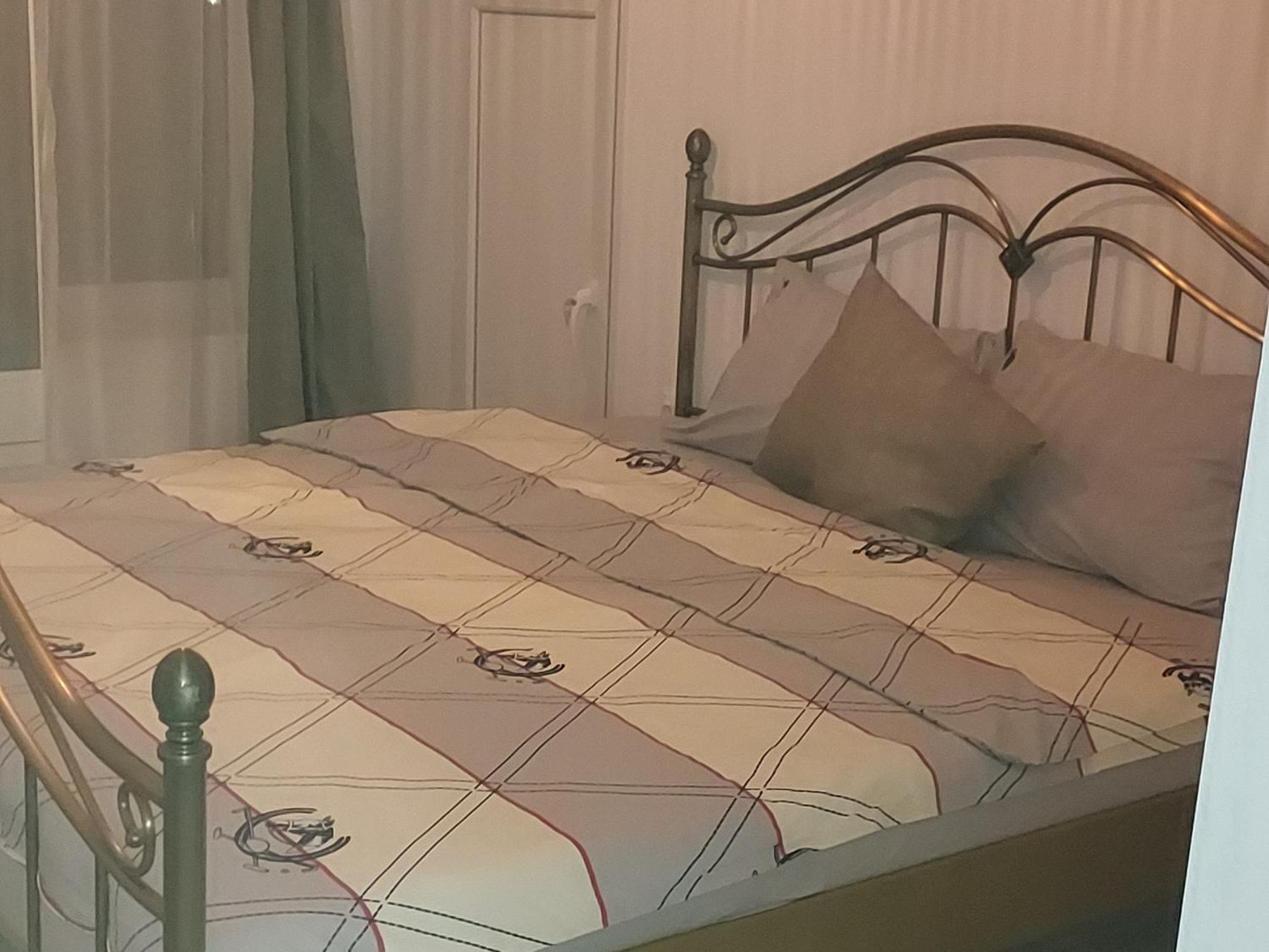 Tina Guest House Basarabi Ngoại thất bức ảnh
