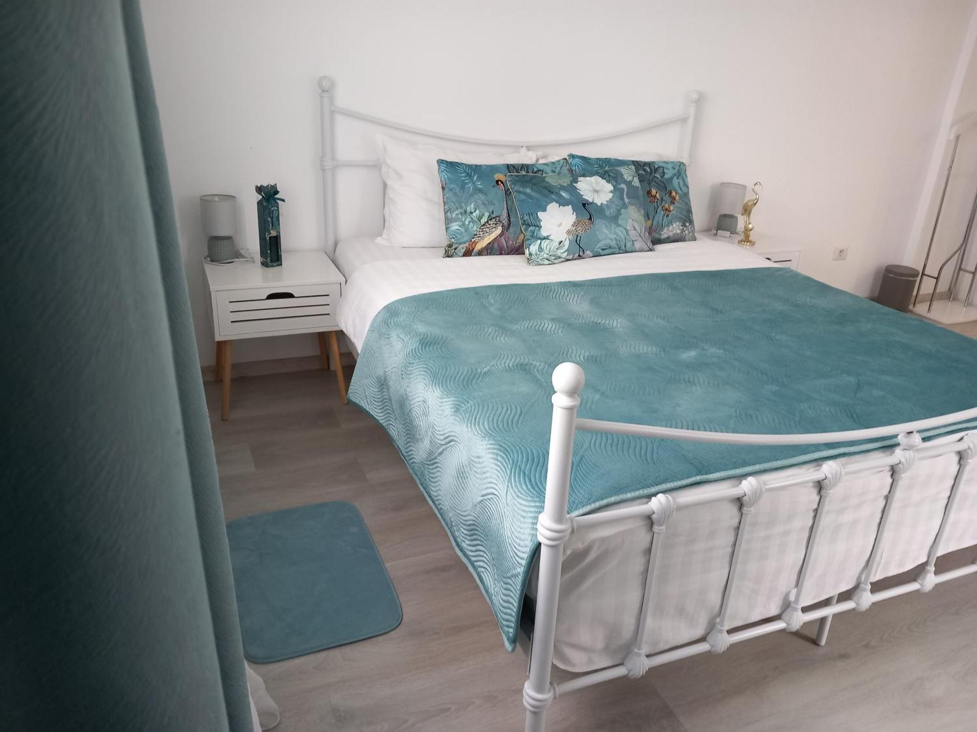 Tina Guest House Basarabi Ngoại thất bức ảnh